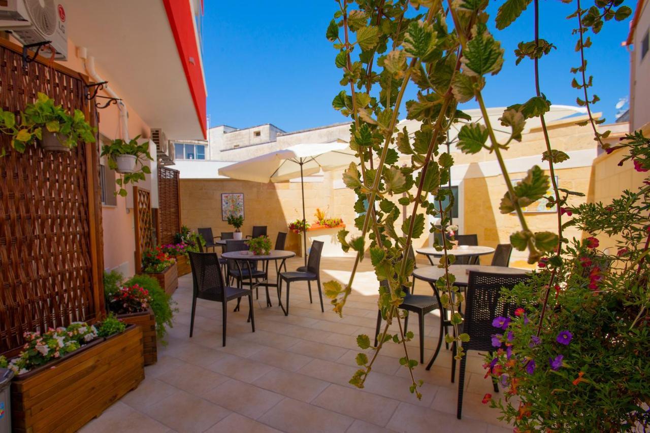 B&B Rita, Nel Cuore Del Salento 莱切省卡瓦利诺 外观 照片