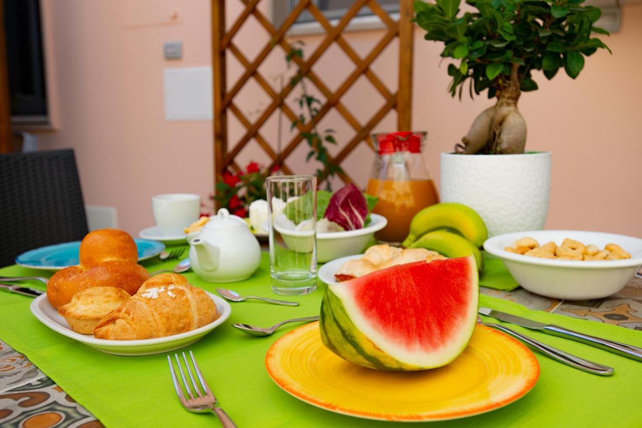 B&B Rita, Nel Cuore Del Salento 莱切省卡瓦利诺 外观 照片