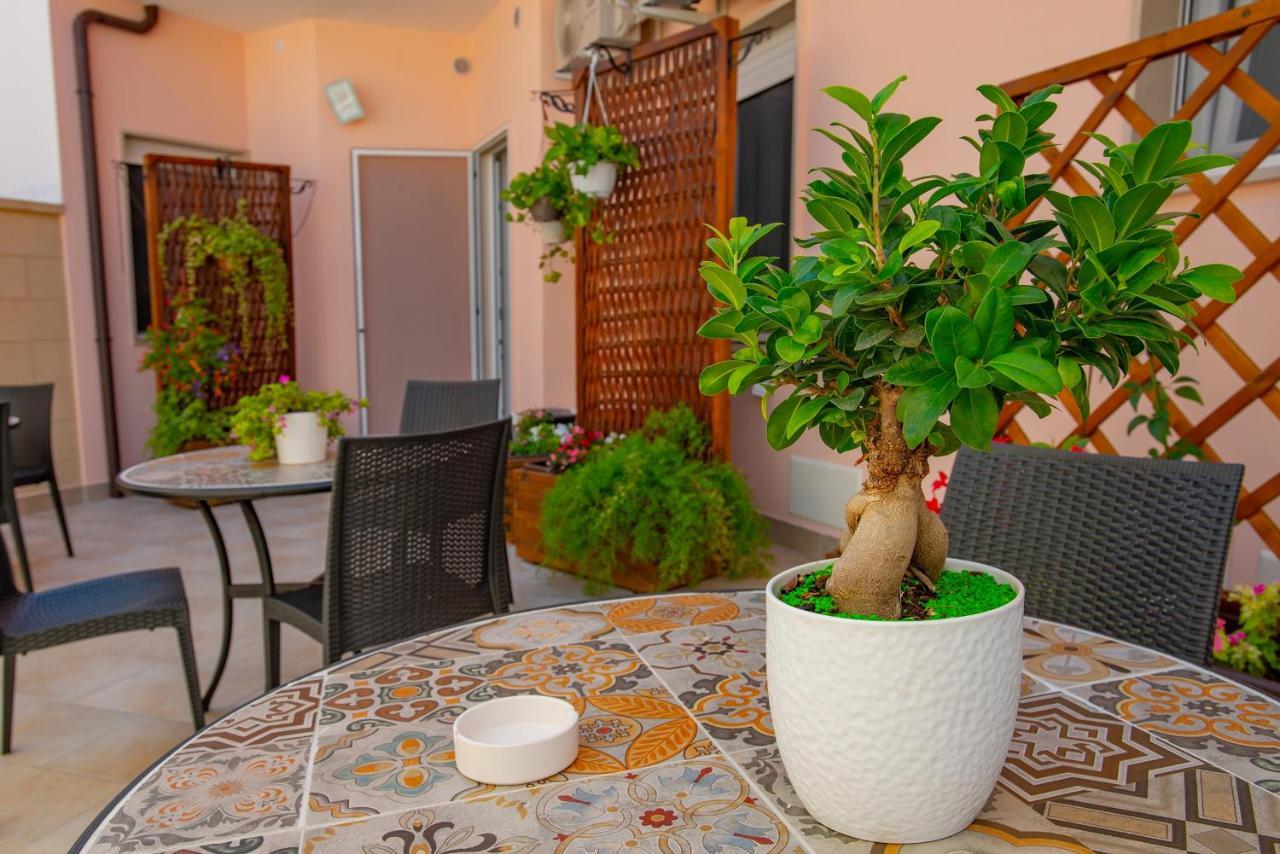 B&B Rita, Nel Cuore Del Salento 莱切省卡瓦利诺 外观 照片
