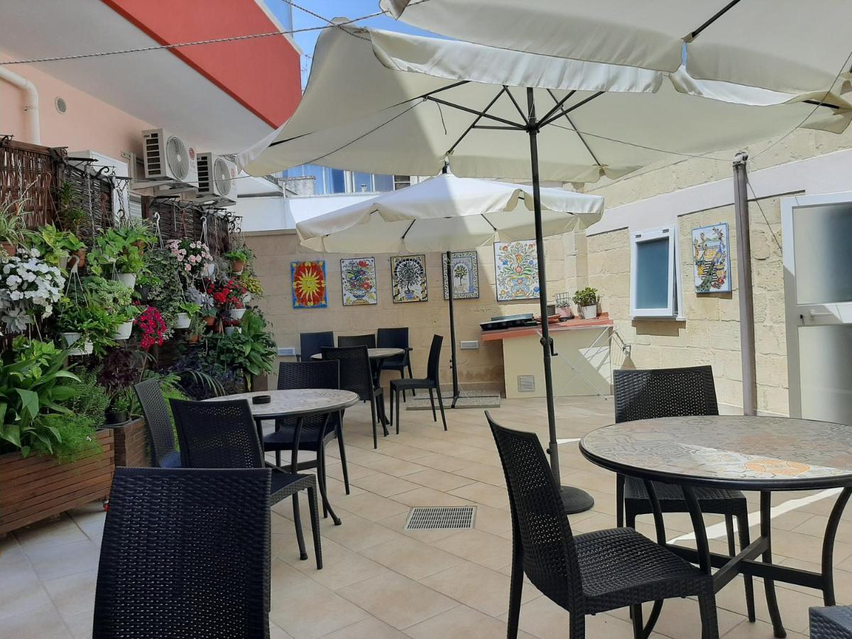 B&B Rita, Nel Cuore Del Salento 莱切省卡瓦利诺 外观 照片