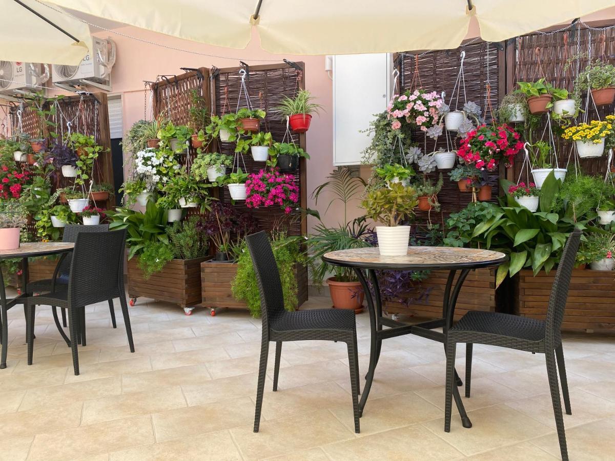 B&B Rita, Nel Cuore Del Salento 莱切省卡瓦利诺 外观 照片
